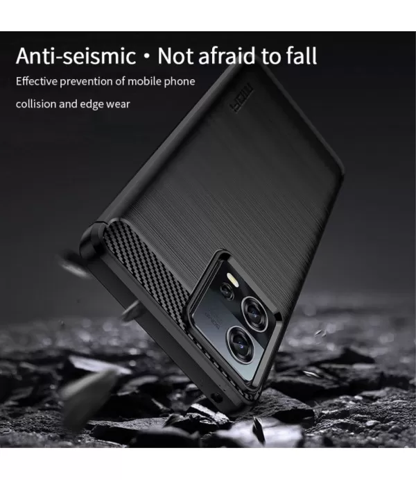 Carbon Fiber silikonska zaštitna maskica Motorola Edge 30 Fusion