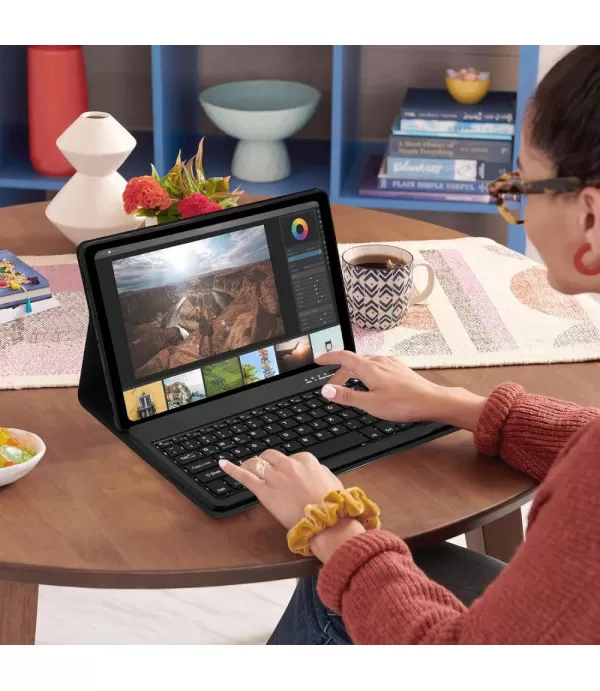 Tech-Protect preklopna torbica s tipkovnicom za Galaxy Tab S9 FE / S10 FE